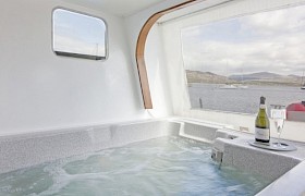 Luxury Scottish Cruising - Hot tub on our vessel Emma Jane